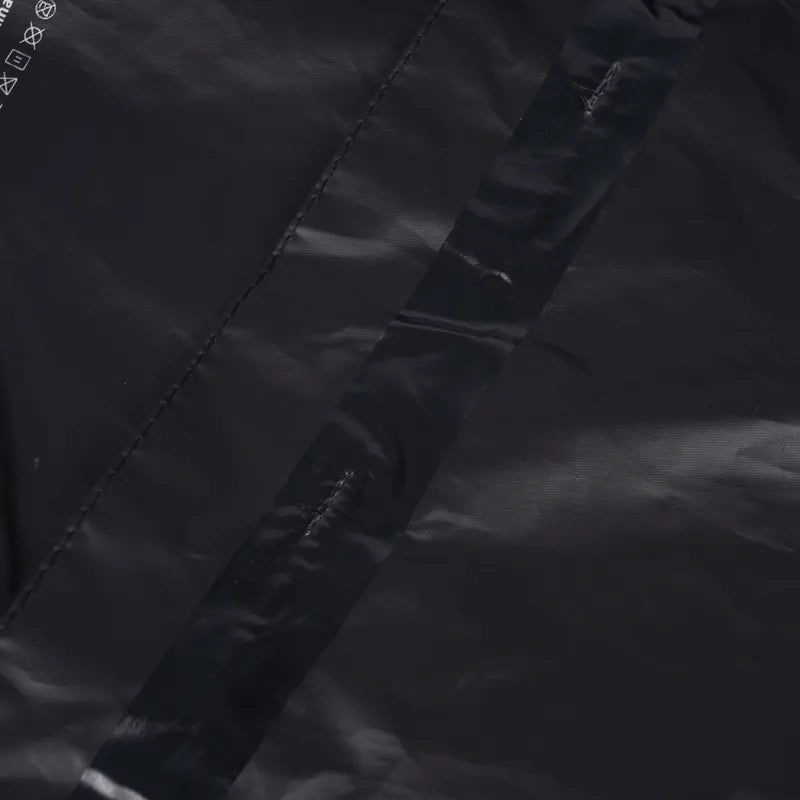 Armatura Jacket: שני כיסים קדמיים נוחים במעיל הגשם