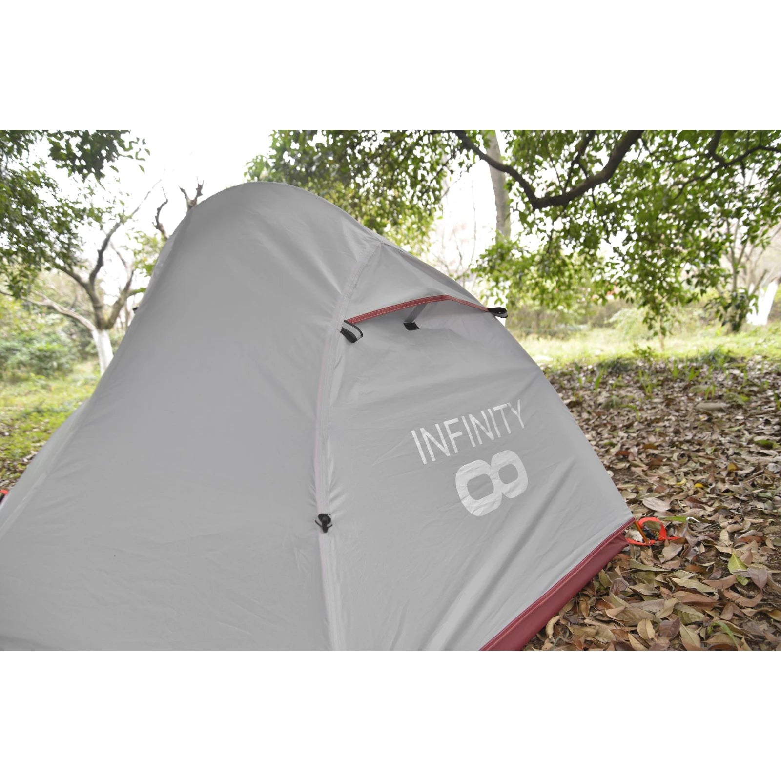 תפרים מולחמים באוהל Infinity SOLO לאטימות מירבית לגשם