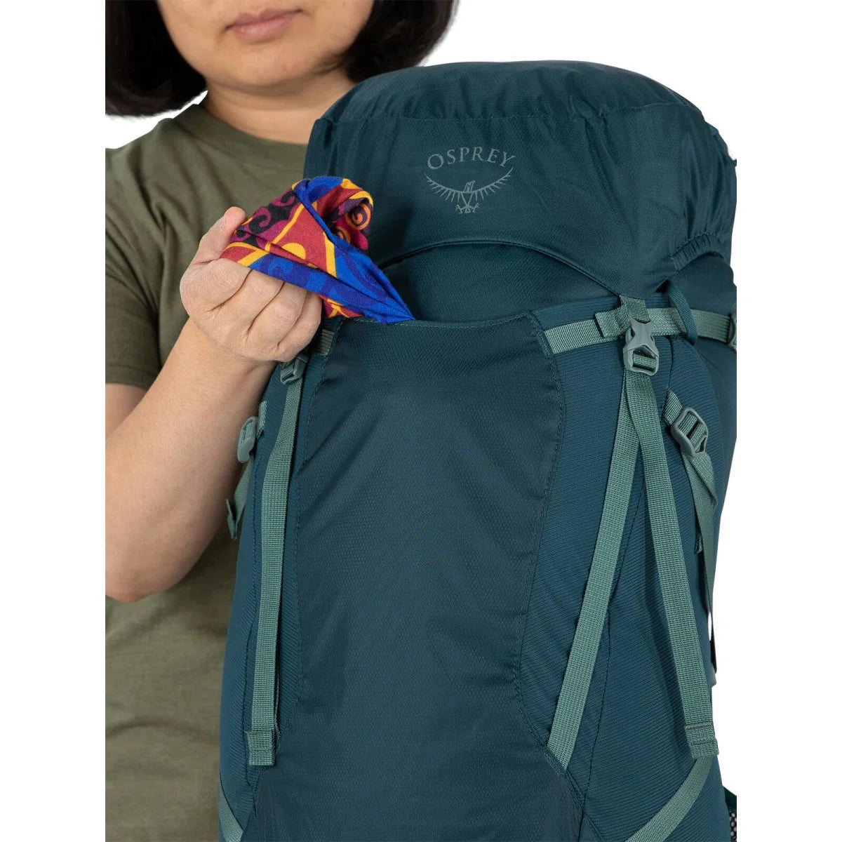 Sportlite 30: תא נמתח בחזית לציוד רטוב/נפח נוסף