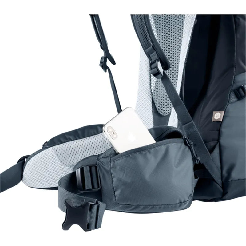 לולאות לחיבור מקלות הליכה וגרזן קרח בתרמיל Deuter Futura Pro 38 SL