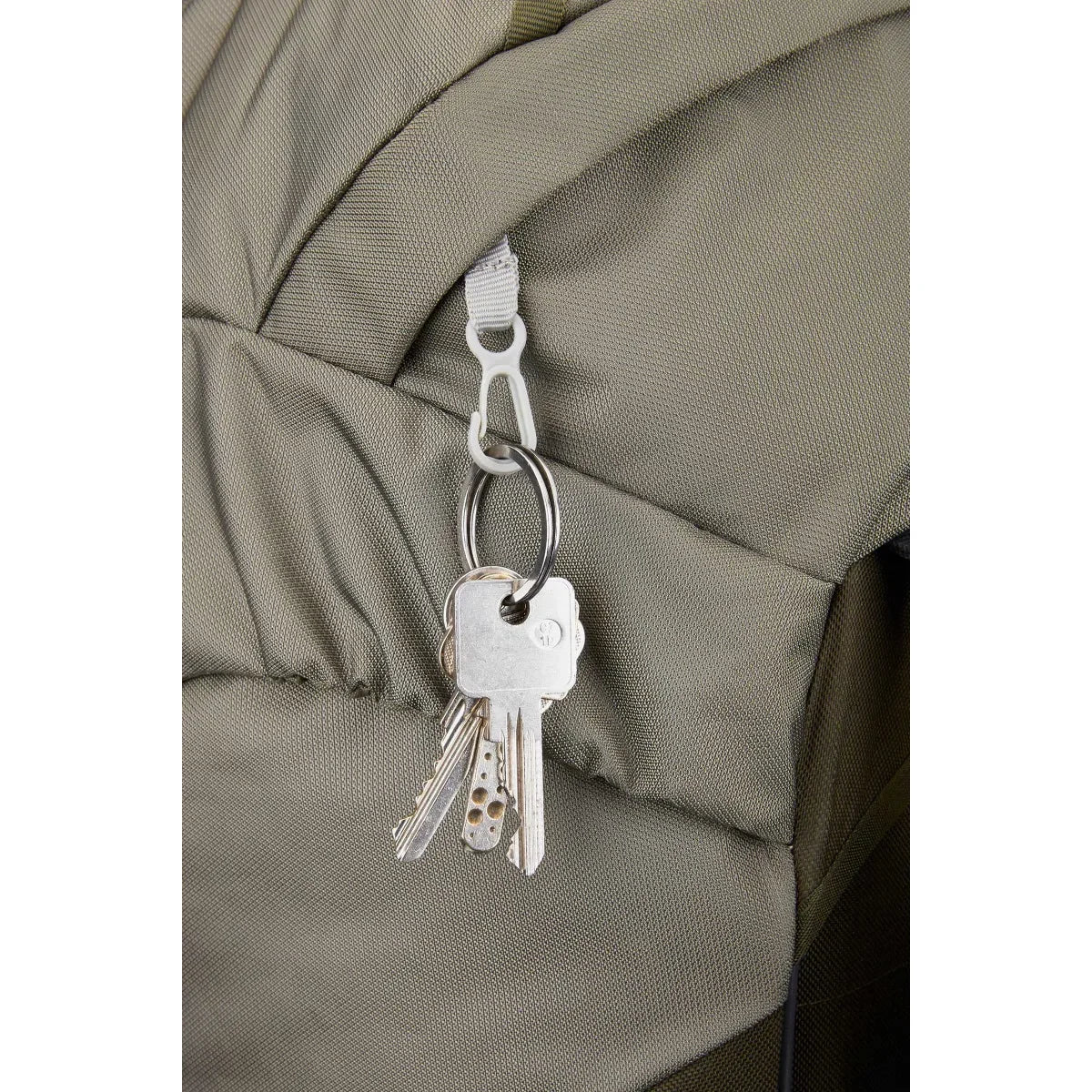 נקודות חיבור למקלות הליכה בתרמיל Lowe Alpine