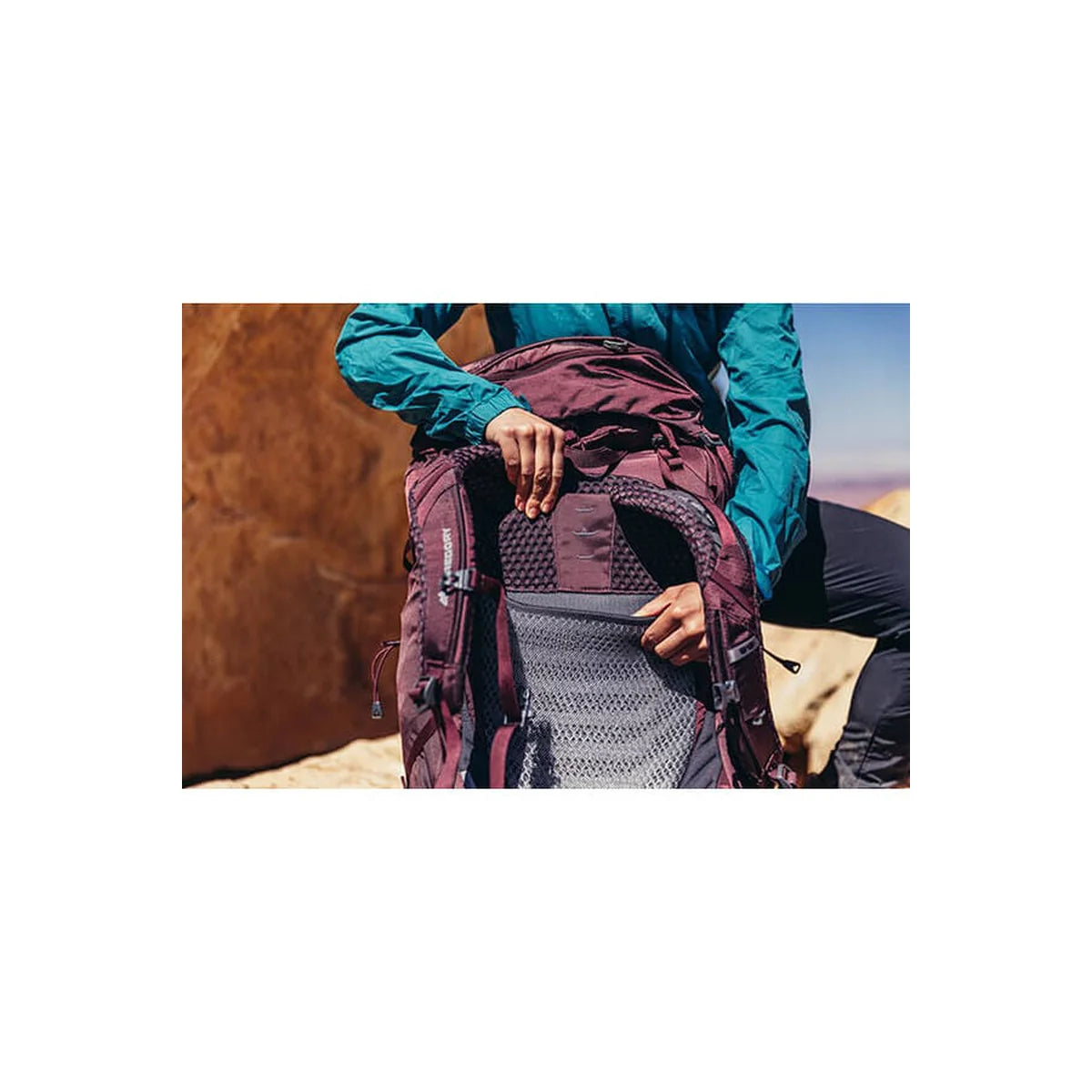 כיסי מותן גדולים בתרמיל Gregory Deva 70 לאחסון טלפון וחטיפים