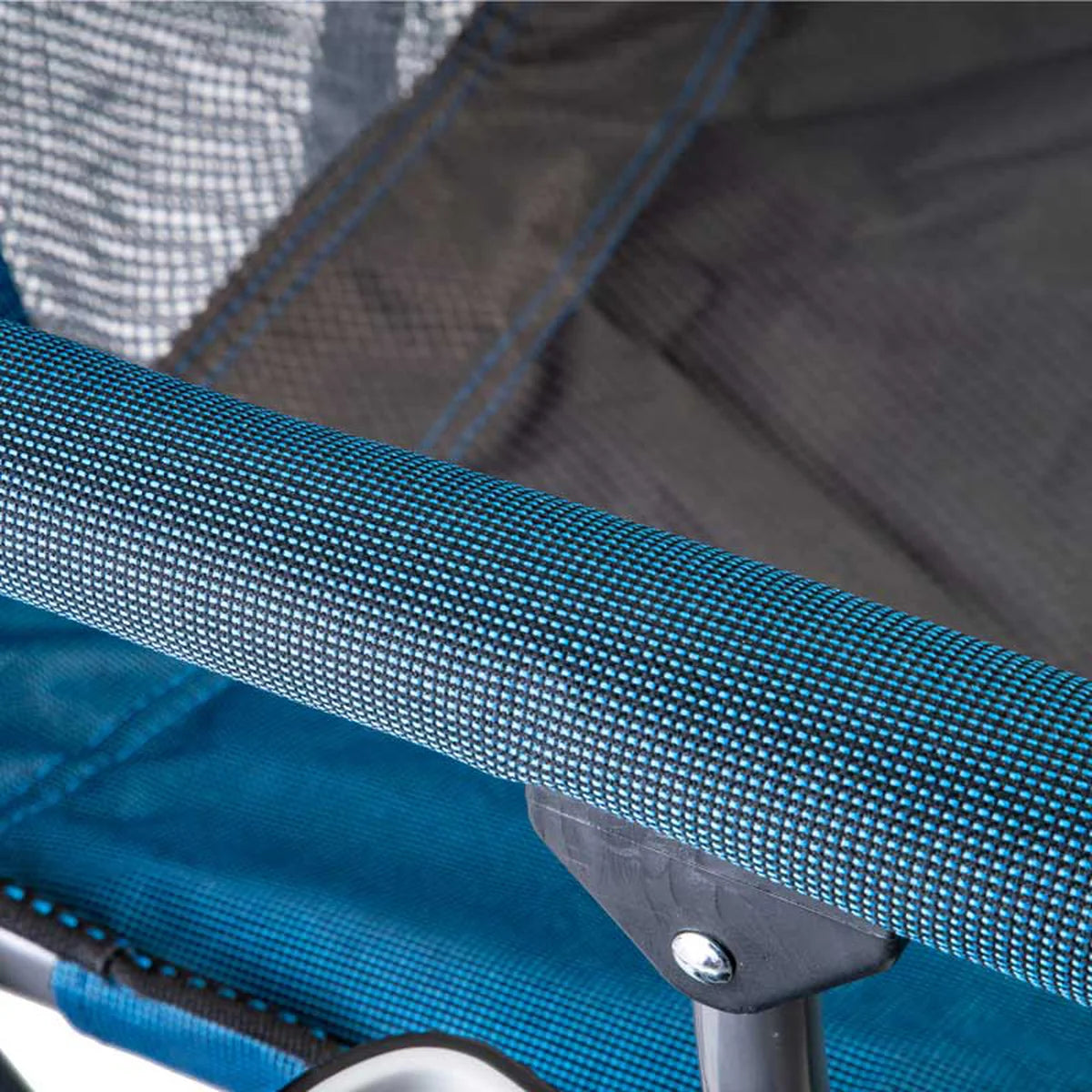 כיסא קמפינג Big Ivory - מסגרת פלדה חזקה עם ציפוי פאודר