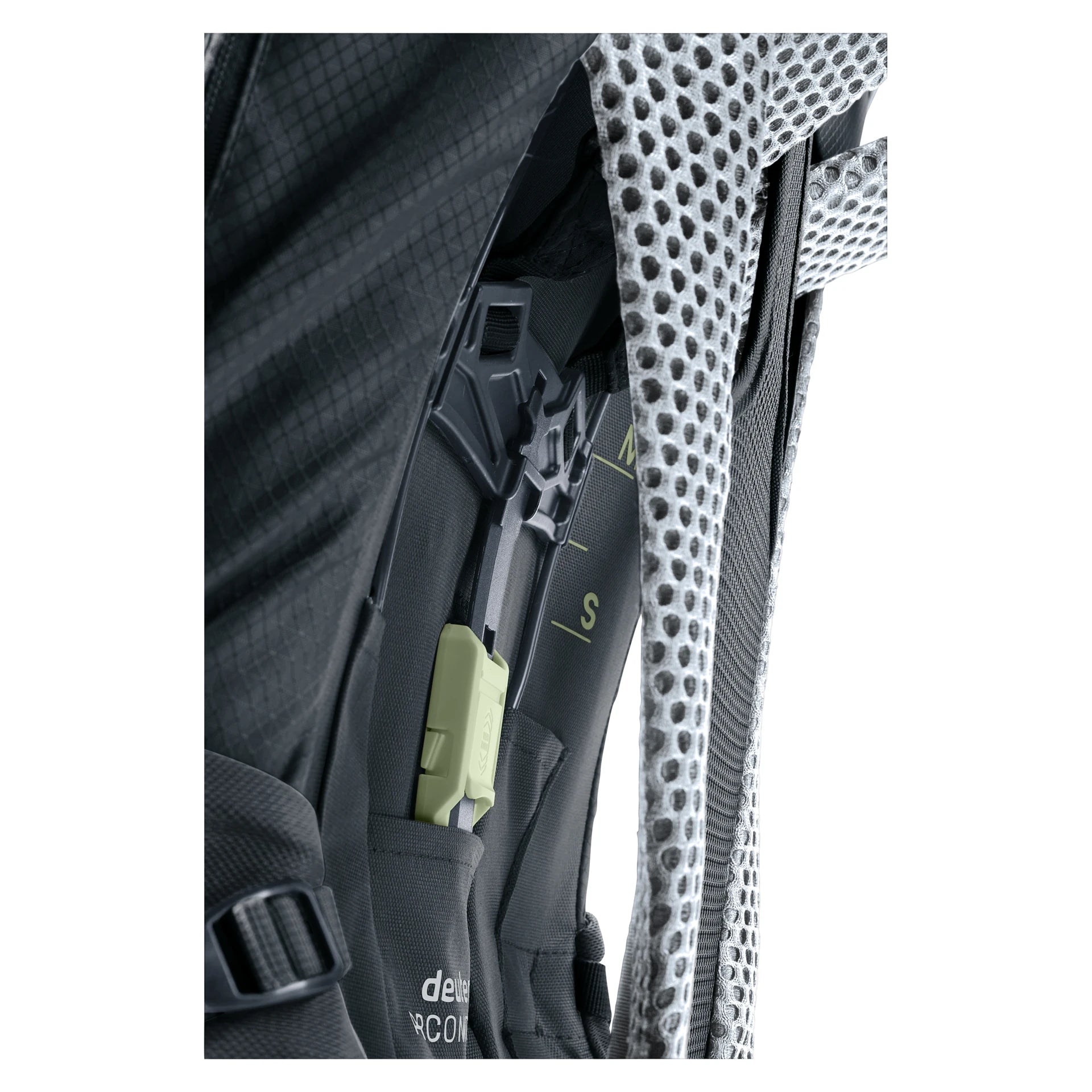 תרמיל Deuter Futura Pro 38 SL, תא צדדי לבקבוק
