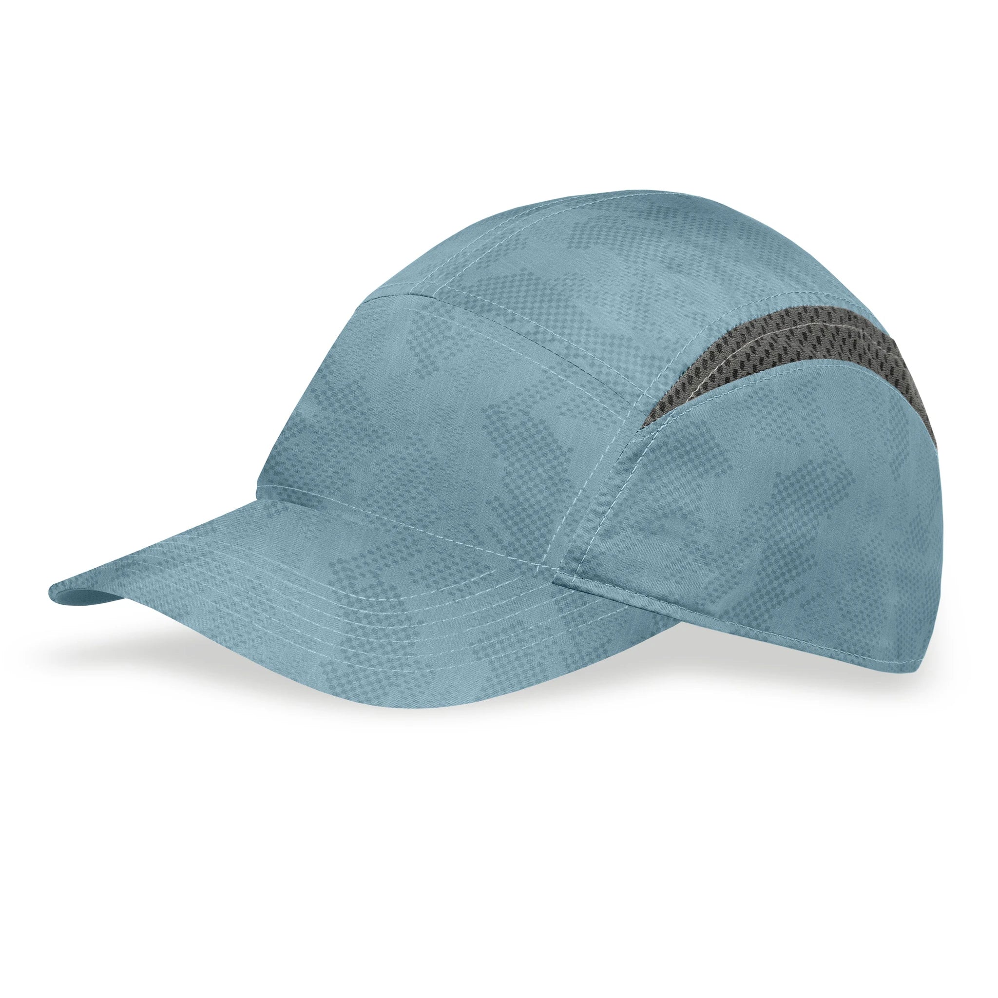 כובע שמש ממוחזר AERIAL 4499 עם מצחייה מעוקלת ורצועת התאמה.