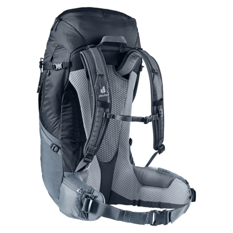 Futura Pro 40: תא ראשי מרווח עם חלוקה פנימית