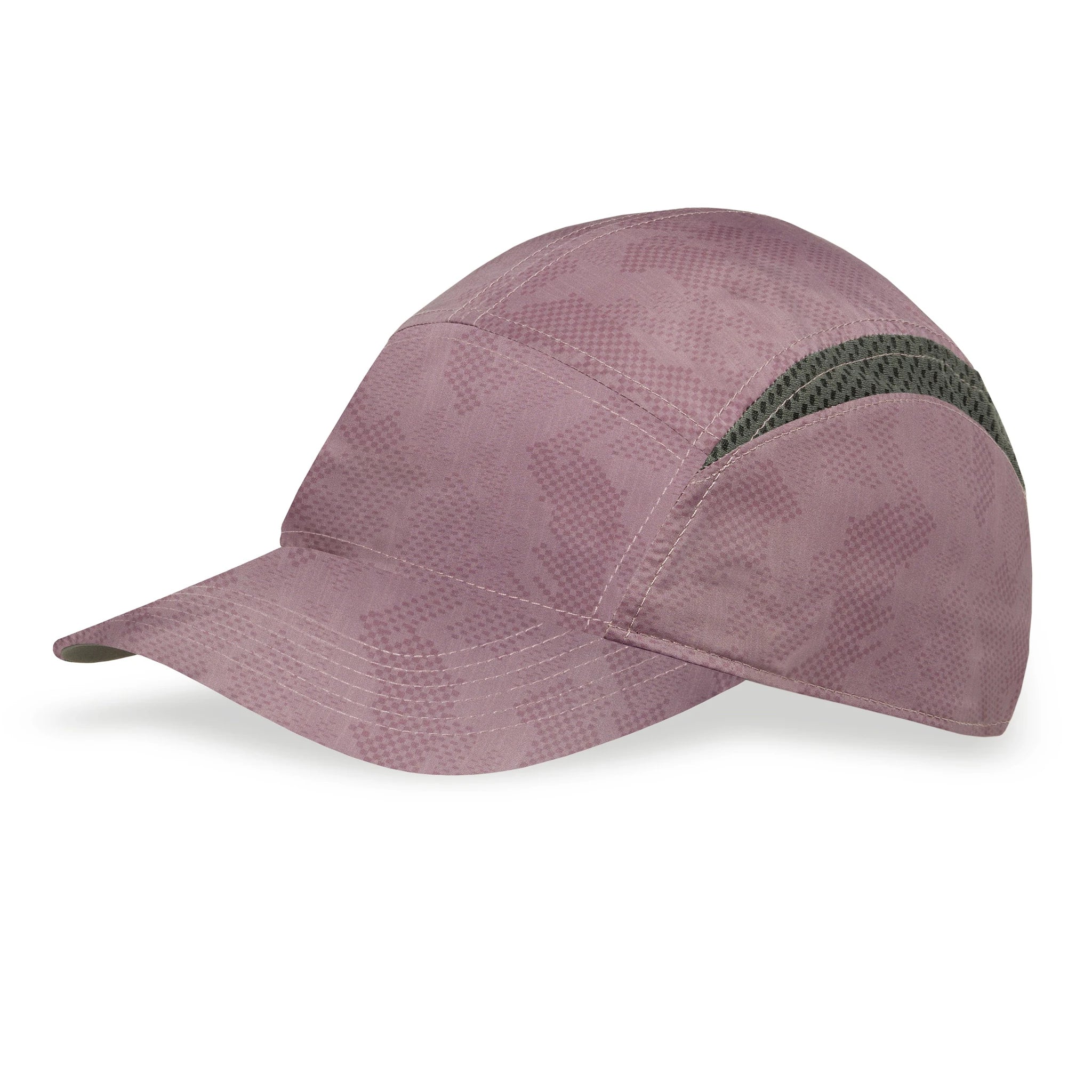 תקריב של בד מנדף זיעה ממוחזר בכובע AERIAL 4499.