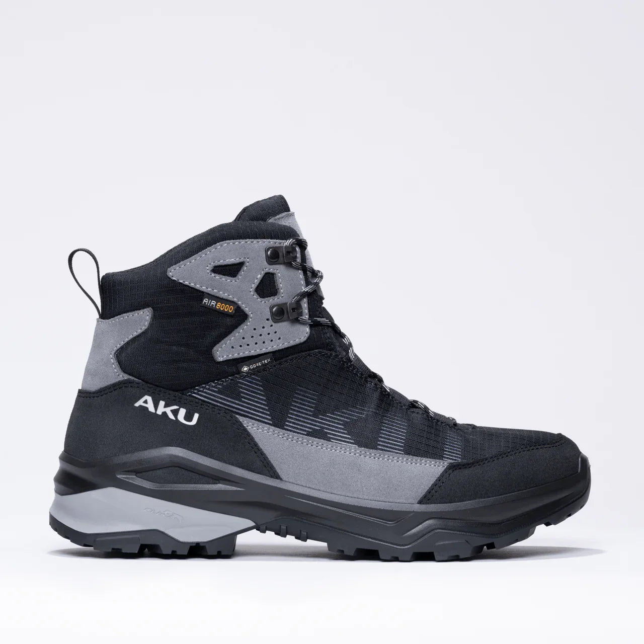 סוליית ויבראם Vibram של נעל הרים לגברים AKU לאחיזת שטח מעולה