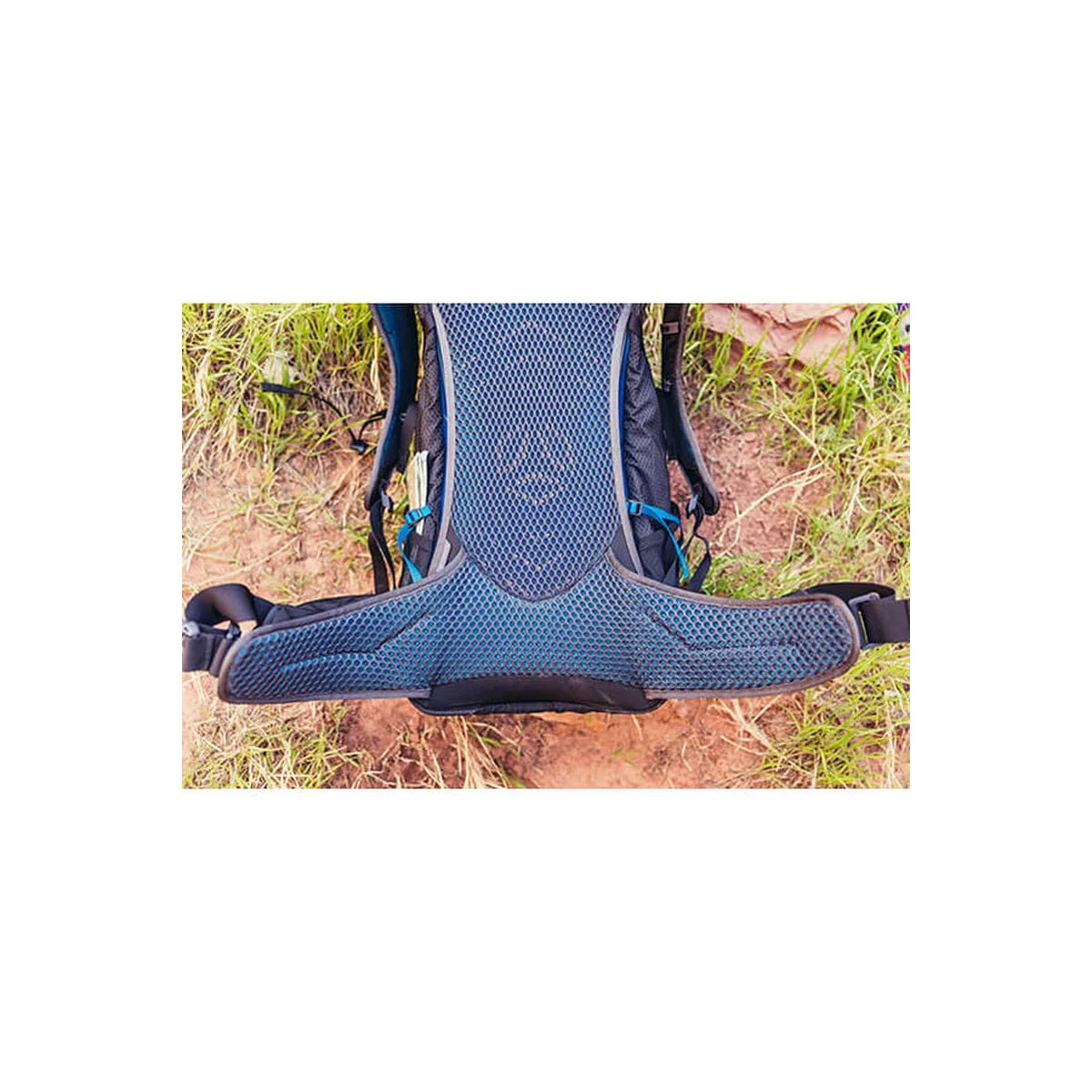 Citro 24: כיסי צד מבד נמתח ורשת לאחסון מהיר