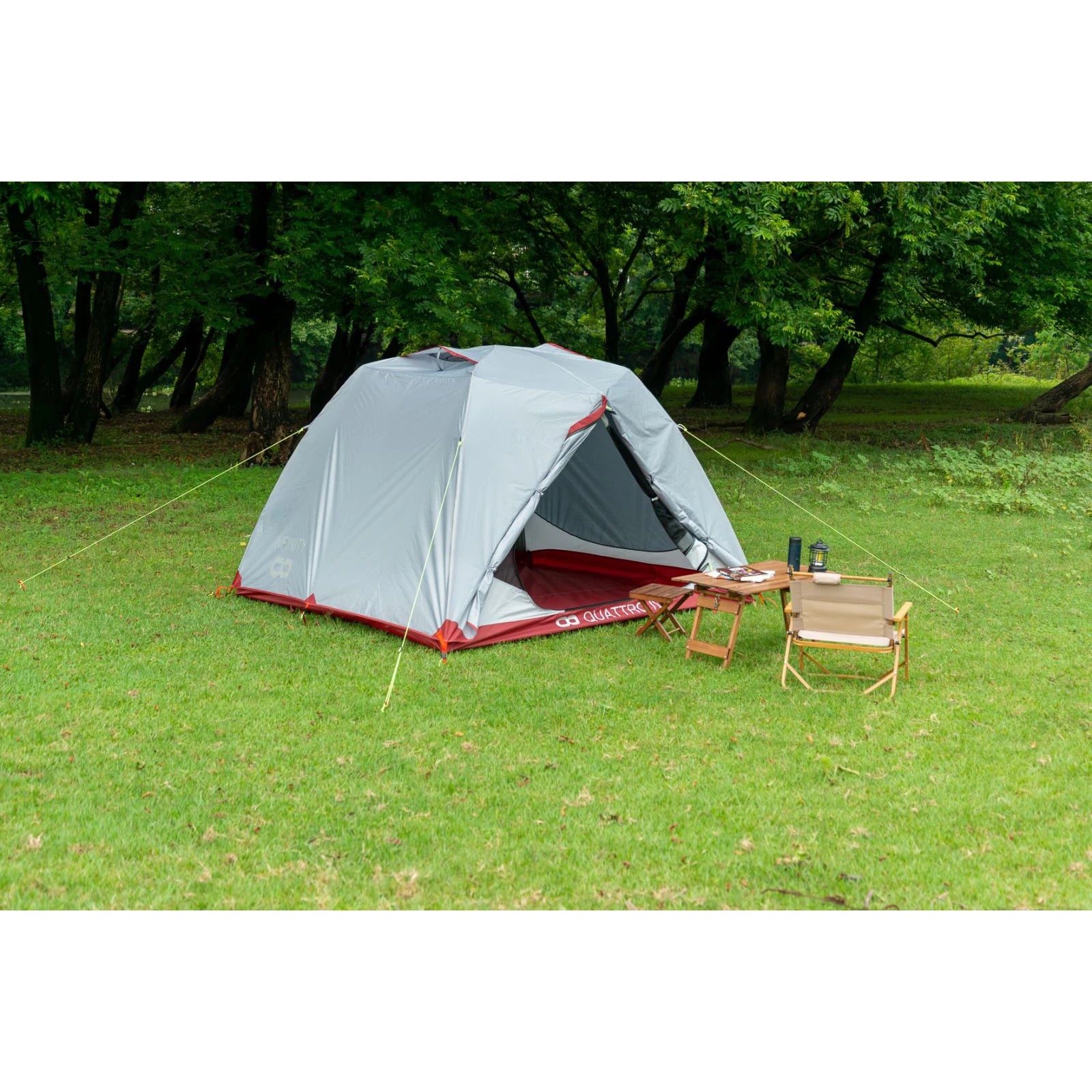 מבט מקרוב על תפרים מולחמים באוהל INFINITY Quattro 4 IV לאטימות מים