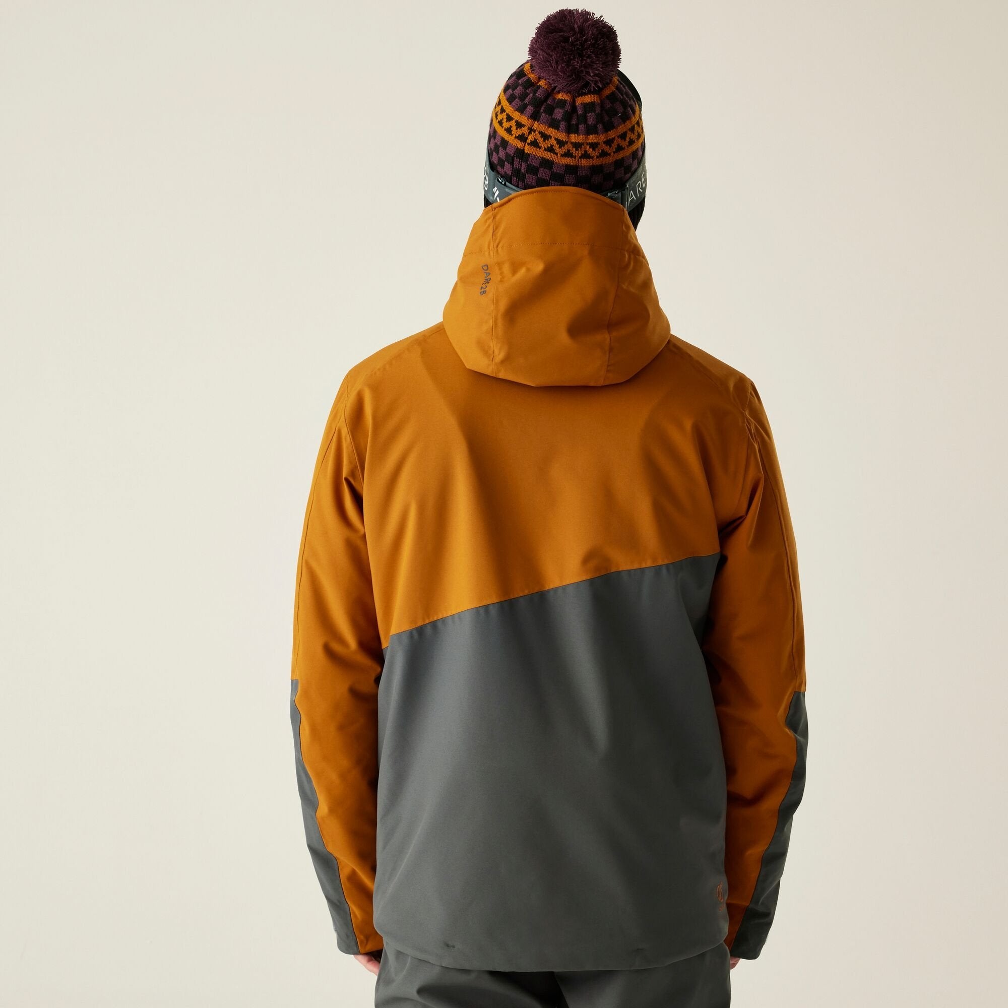 Dare2B Halfpipe III: בד ARED 30/30 עמיד במים