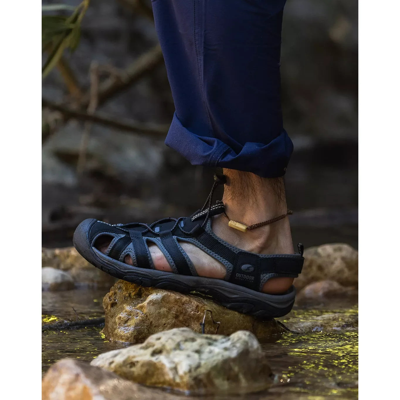 סנדלי שטח סגורים לגברים Cedrus בצבע חום של Outdoor Revolution