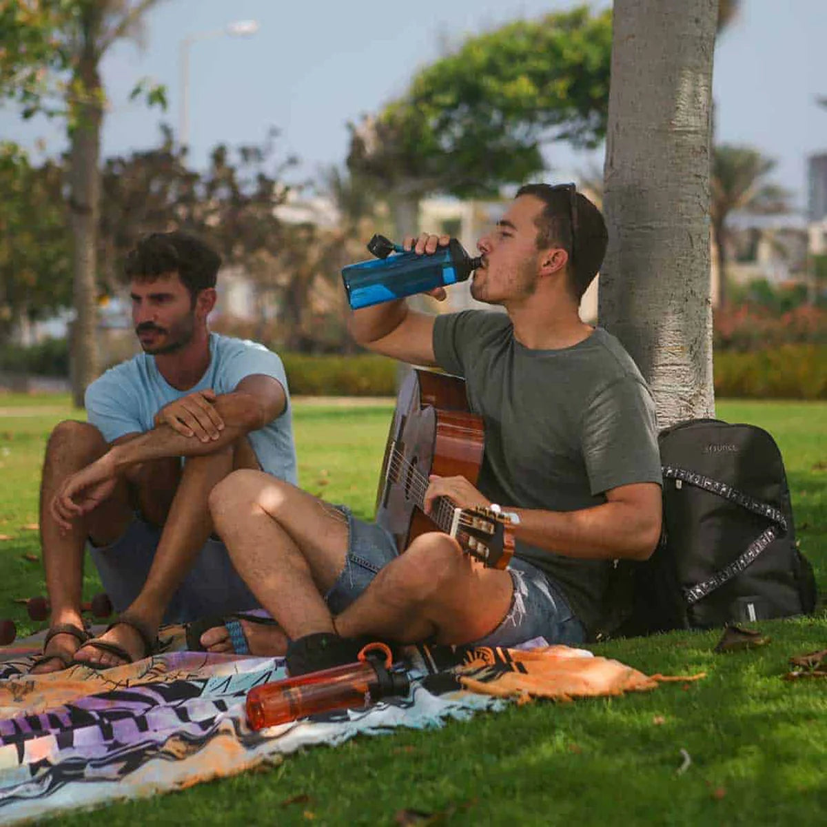 בקבוק Source ACT: פקק Click-Seal מונע נזילות