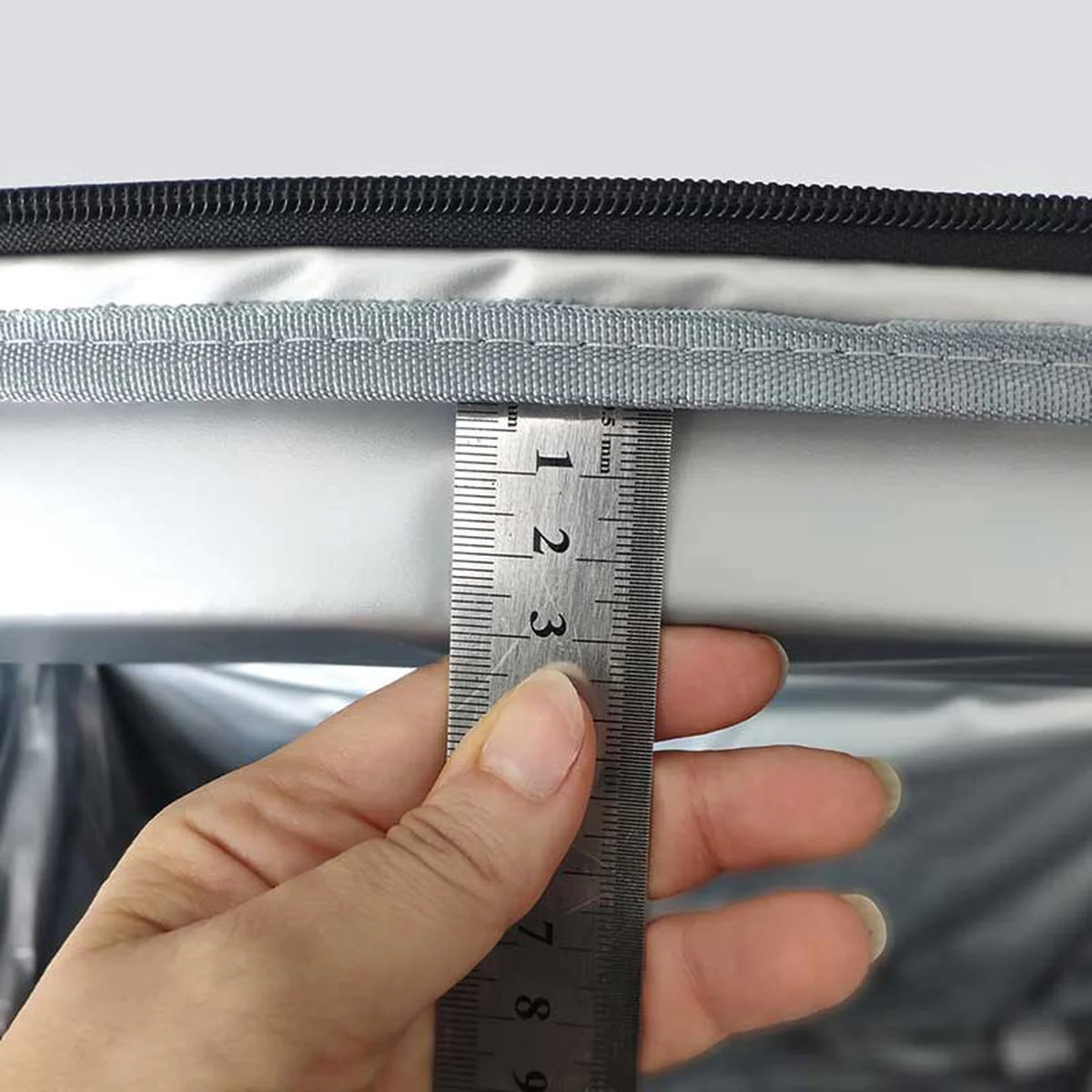 גלריה: צידנית Kartiv 30L עם רוכסנים אטומים למניעת בריחת קור