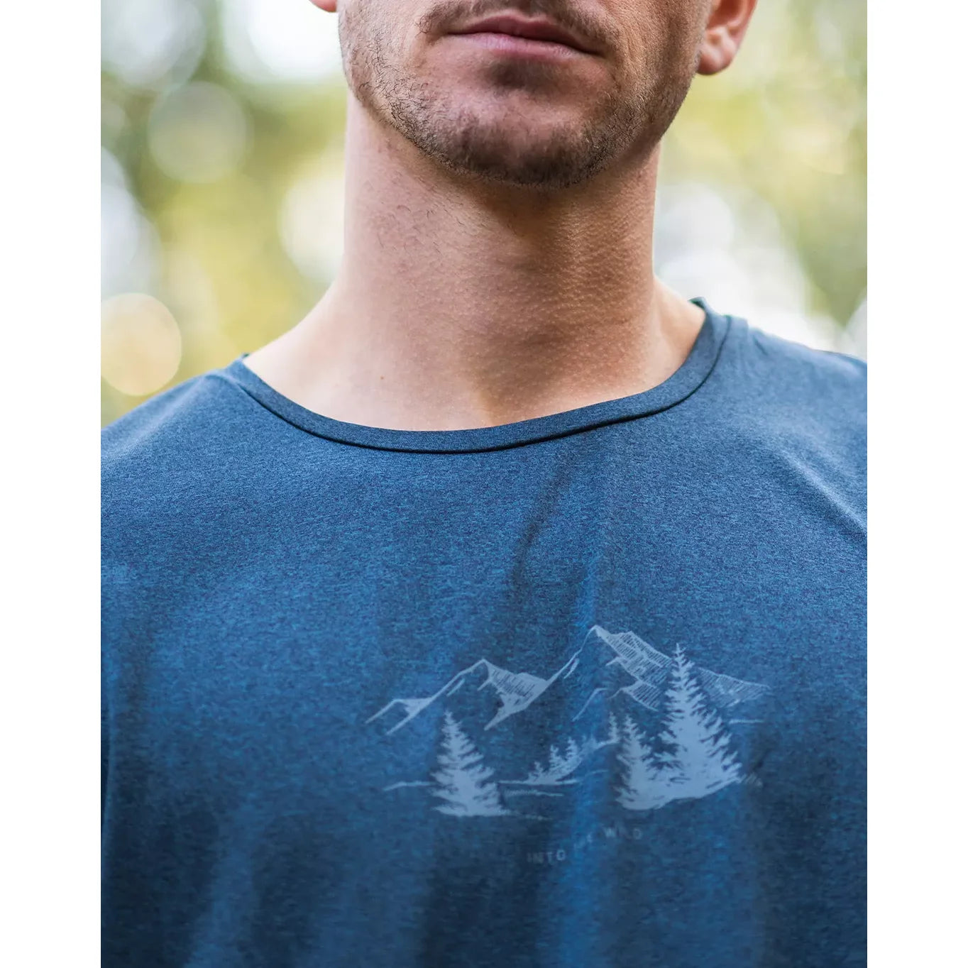 תקריב בד מלאנג' של חולצת טיולים Outdoor Revolution לגברים