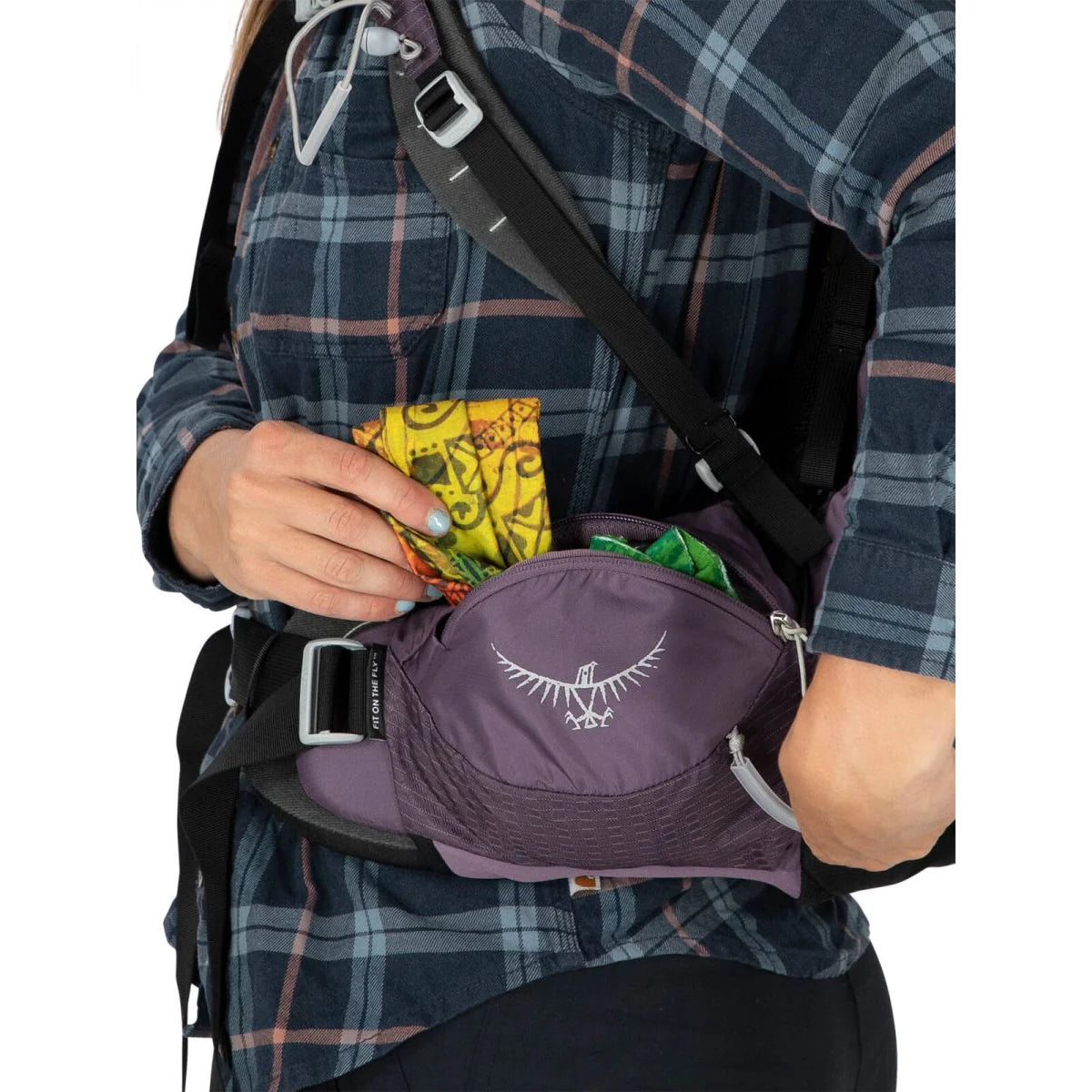 Aura 65: מערכת Stow On The Go™ למקלות הליכה