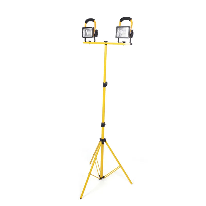 זוג פרוז'קטורים נטענים 30W עם חצובה מבית דרך ארץ, 1000 לומנס.