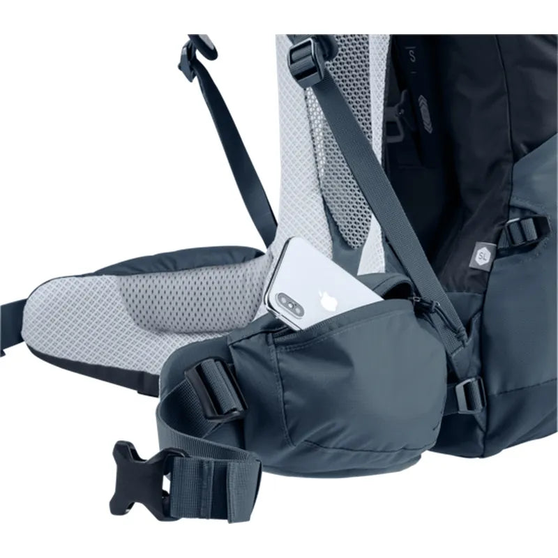 Deuter Futura Air Trek 55+10 SL: רצועת חזה מתכווננת להתאמה אישית