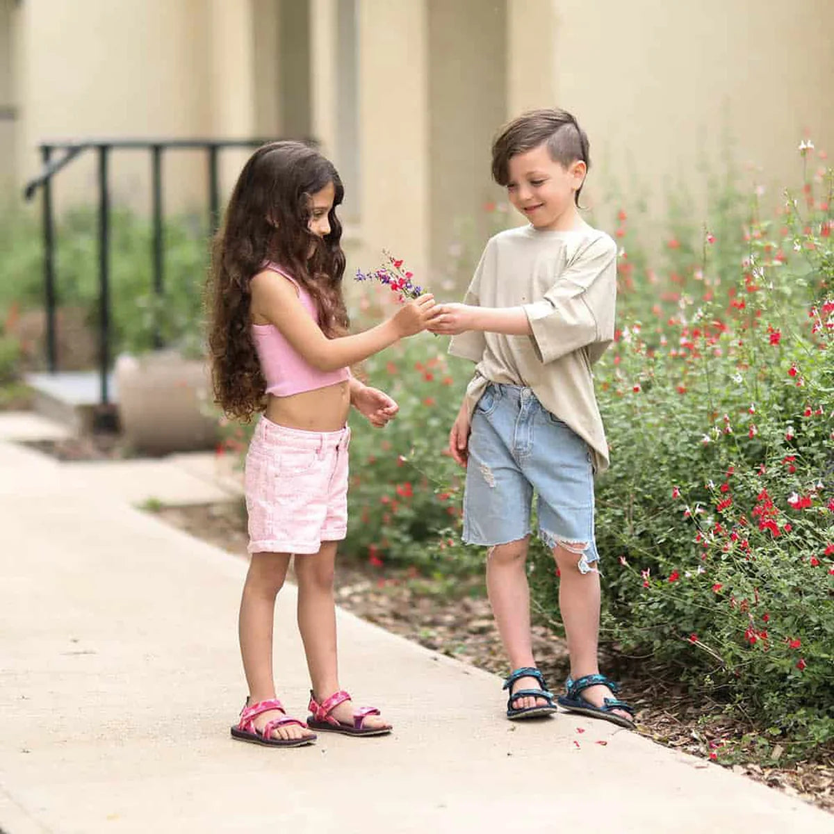 סנדלי שורש פיוצרז ילדים, קלים לניקוי ולכביסה במכונה