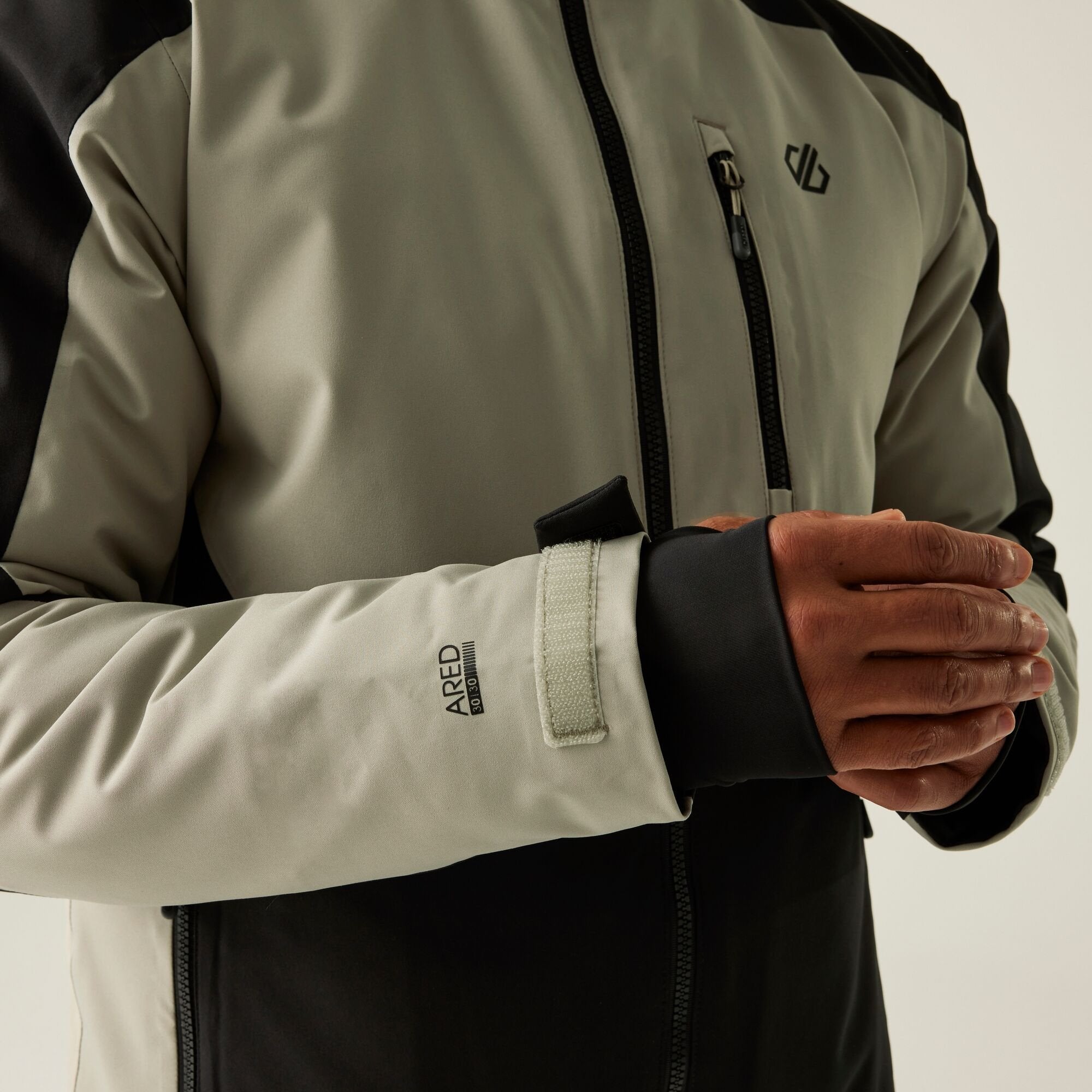 מעיל סקי Eagle III עם כיסים מרובים וכיס מיוחד למשקפי סקי