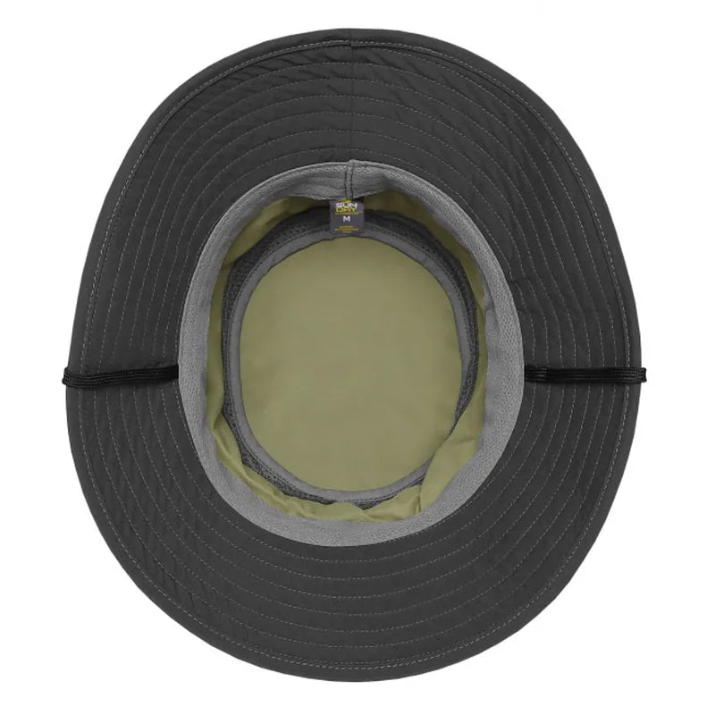 כובע שמש עם שוליים כהים למניעת סינוור מבית Sunday Afternoons Solar 3070
