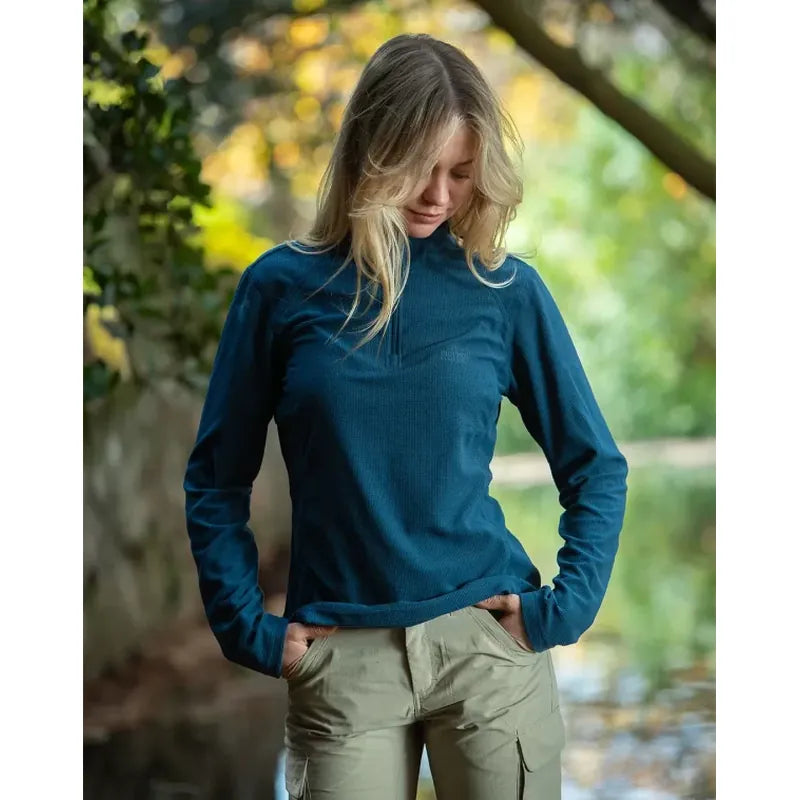 מיקרופליז נשים Nora Outdoor Revolution: חולצת פליס מבודדת ונעימה.