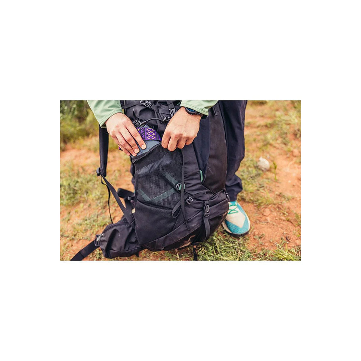 תרמיל גרגורי Stout 70, מסגרת Wishbone ממתכת ליציבות וגמישות.