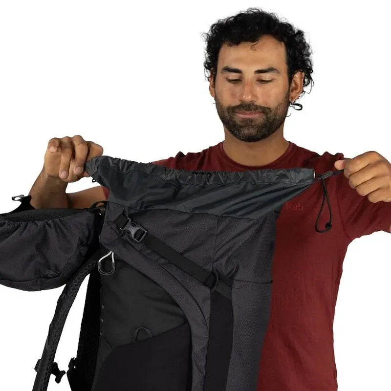 Osprey Kestrel 65 LT - תרמיל עם מכסה עליון נשלף (floating top lid) לשימוש גמיש.