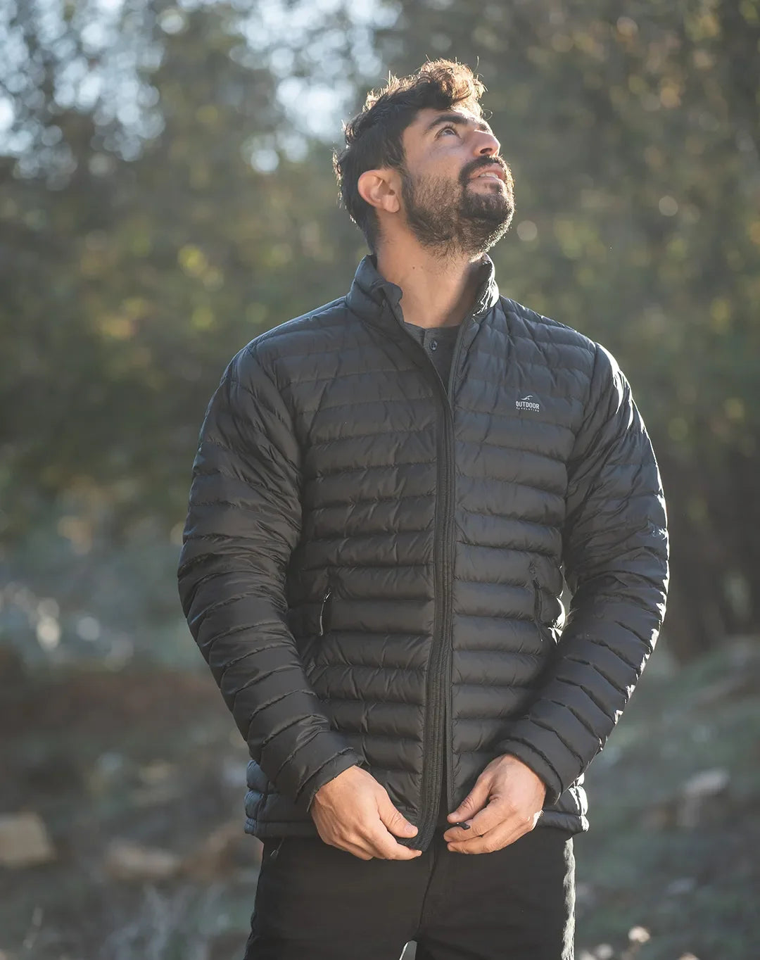 מעיל פוך גברים Bryant Outdoor Revolution: מבודד, אטום לרוח ודוחה מים.