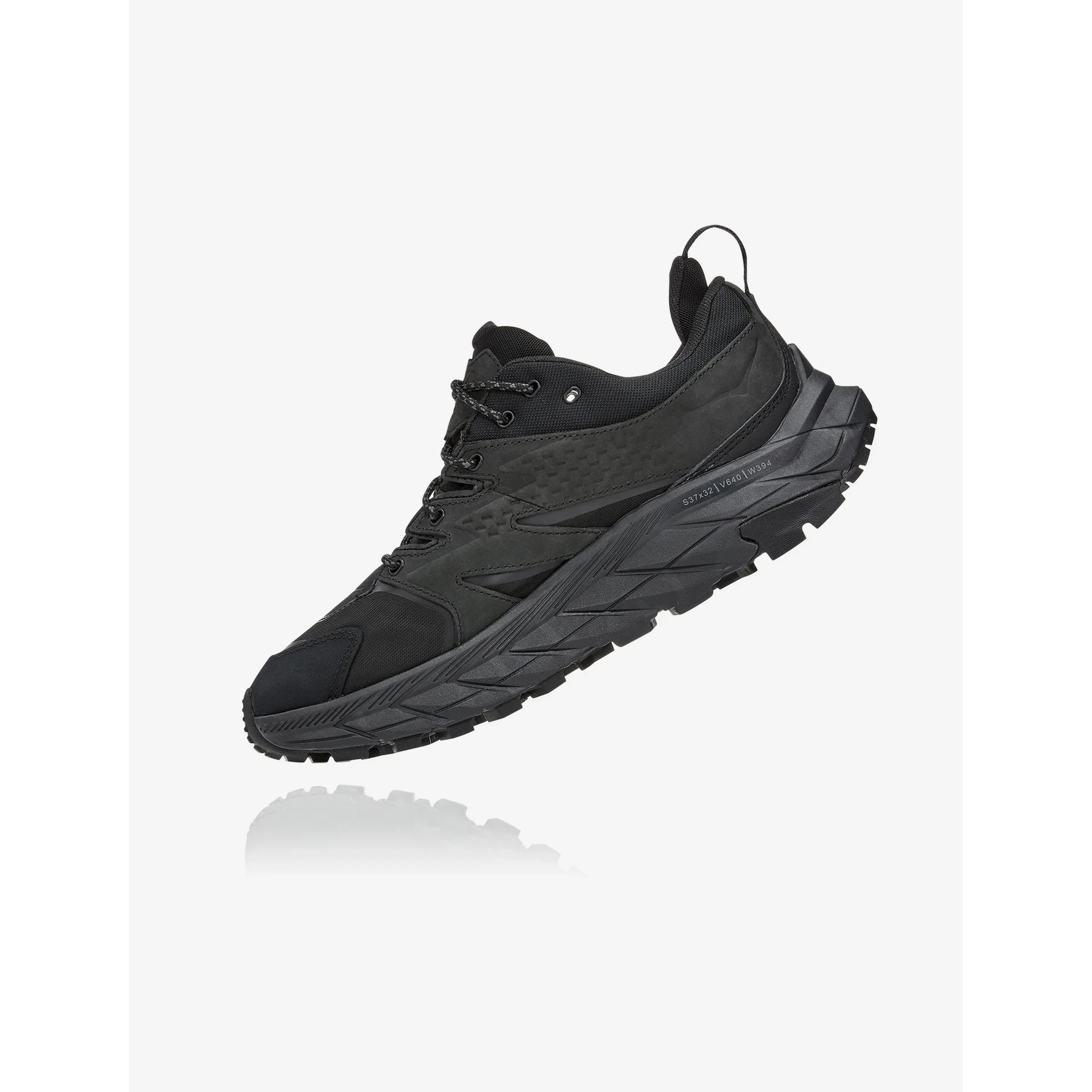 Hoka Anacapa Low GTX: נעלי טיולים קלות משקל עם חומרים ממוחזרים