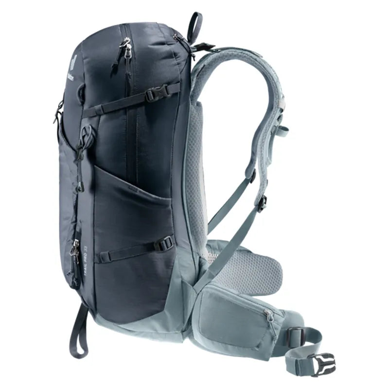 Deuter Trail Pro 33: חיבור גרזן קרח ומקלות הליכה