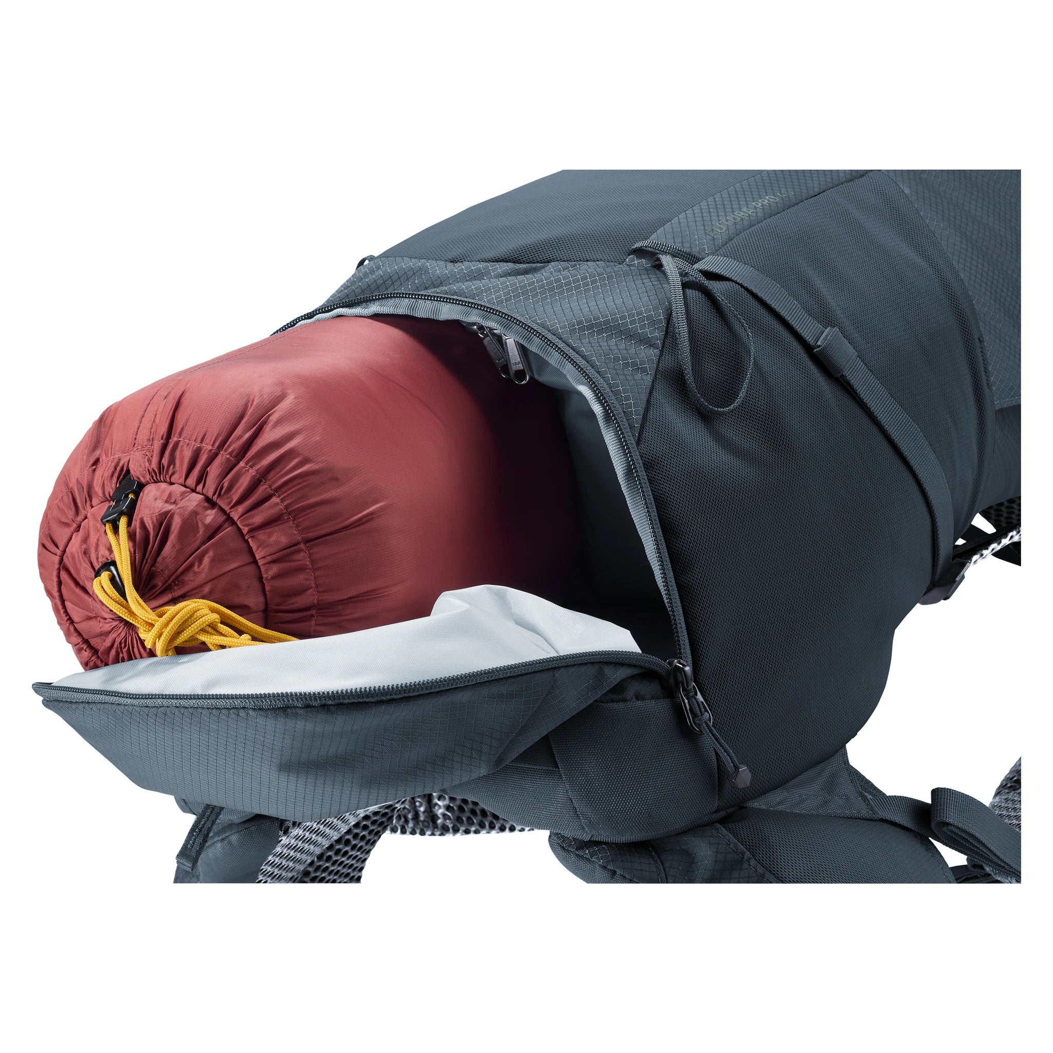 תרמיל Futura Pro 40 Deuter - תא פנימי למים (עד 3 ליטר)