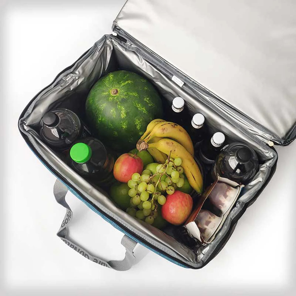 גלריה: תקריב על תפרים מולחמים Leak Proof בצידנית Kartiv 30L