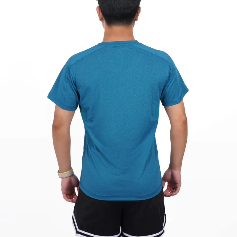 תקריב בד UPF50 בחולצת טיולים Trailhead Parlo לגבר