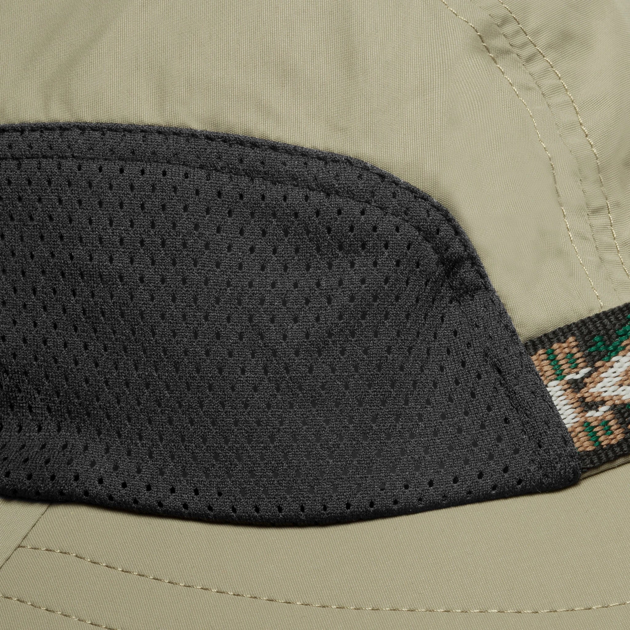 בד bluesign® ידידותי לסביבה בכובע Adventure