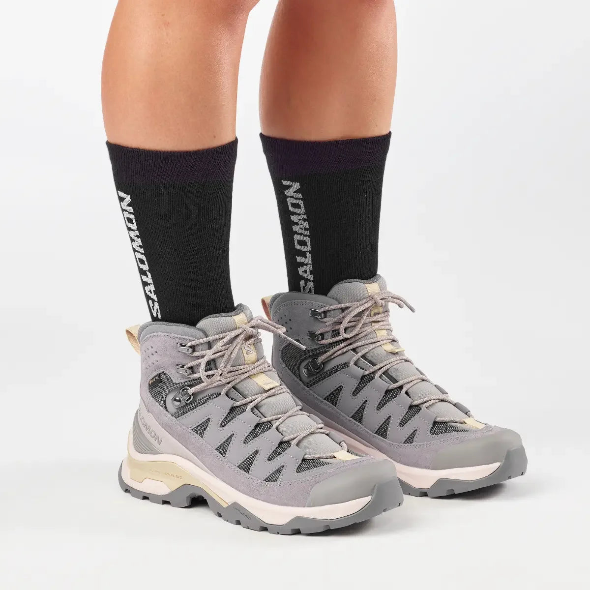 נעלי Salomon לנשים דגם Quest Echo GTX - תמיכה גבוהה ויציבה לקרסול