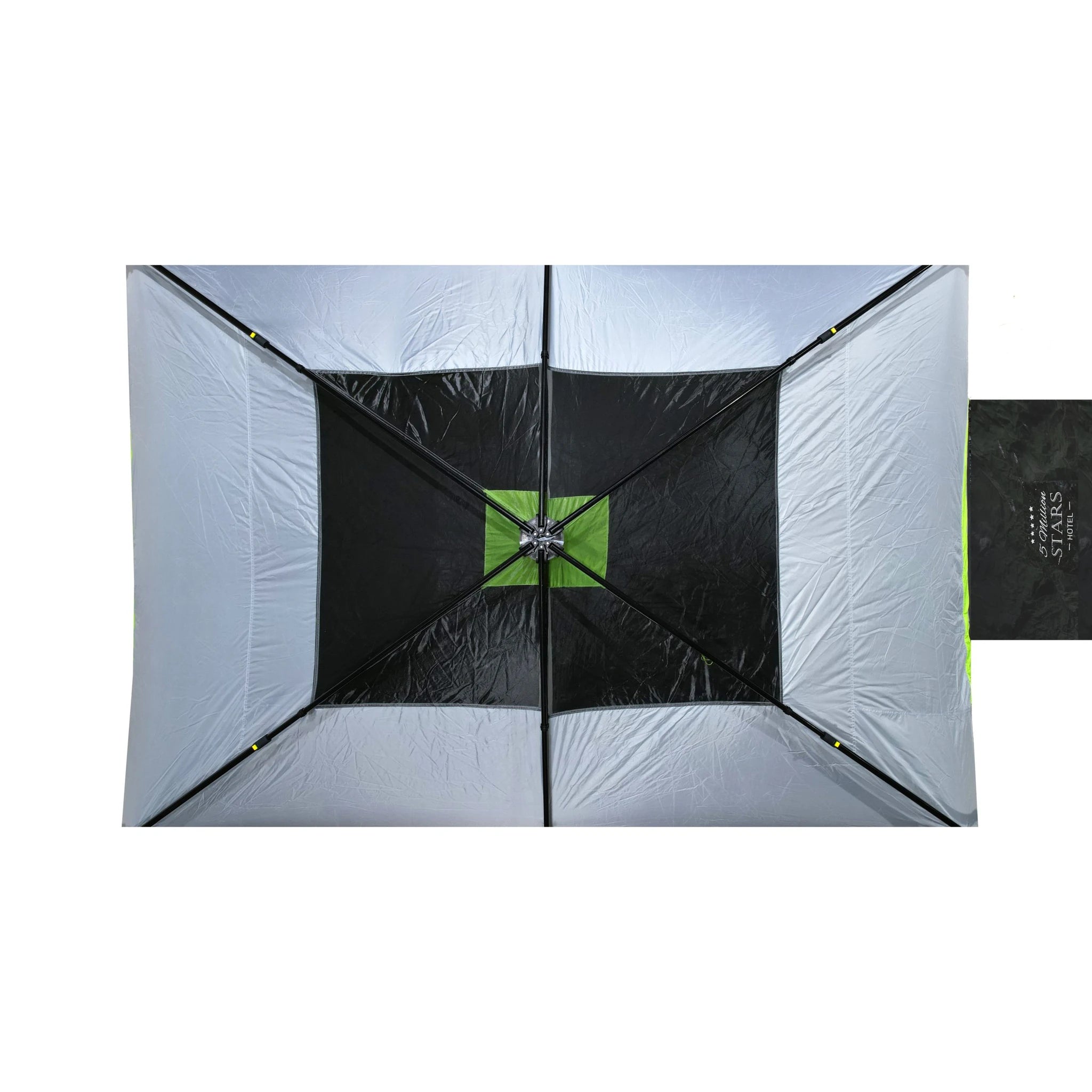 תפרים מולחמים באוהל Rapid Cabin 10 לאטימות מים של 1,500 מ"מ.