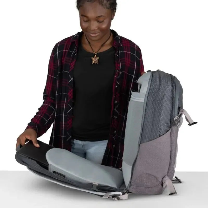 תיק יום Osprey Nebula 32: תא לבקבוקי מים