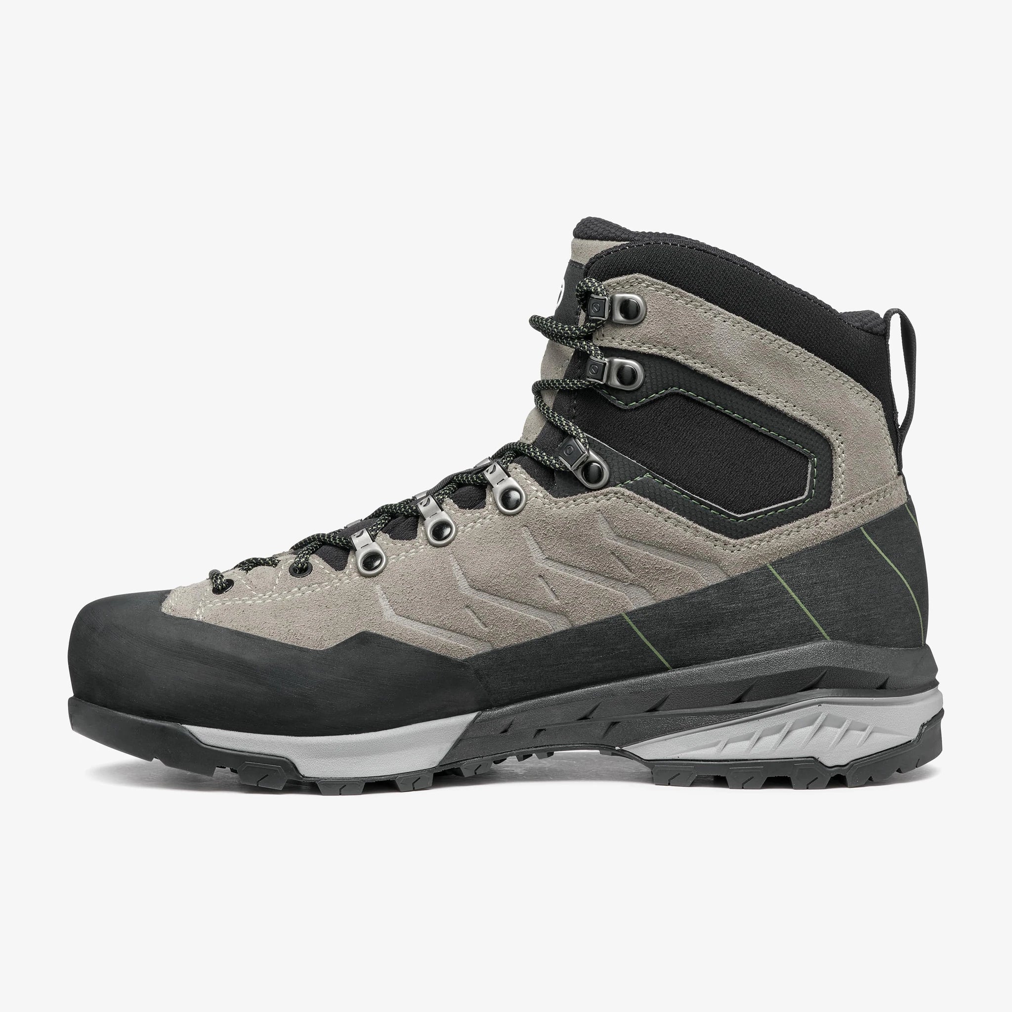 נעלי טיולים Scarpa Mescalito TRK GTX: בטנת GORE-TEX לאטימות מים ונוחות