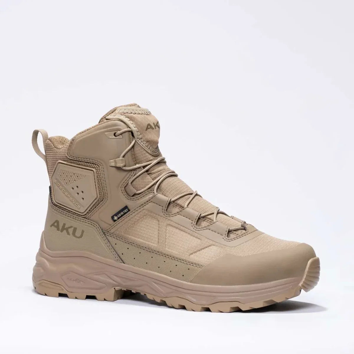 נעליים טקטיות לגברים AKU Sentinel Mid GTX בצבע שחור עם סוליית אחיזה וגפת גורטקס חסינת מים