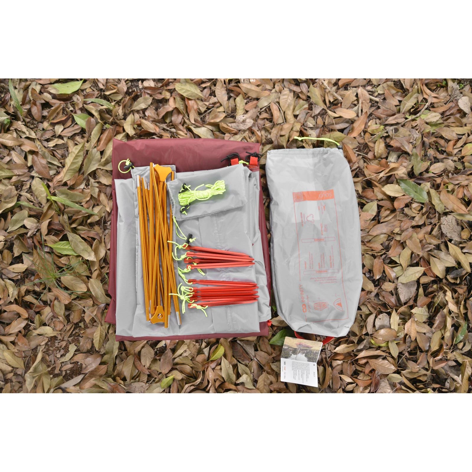 כיסוי גשם מחובר לאוהל Infinity SOLO באמצעות קליפסים