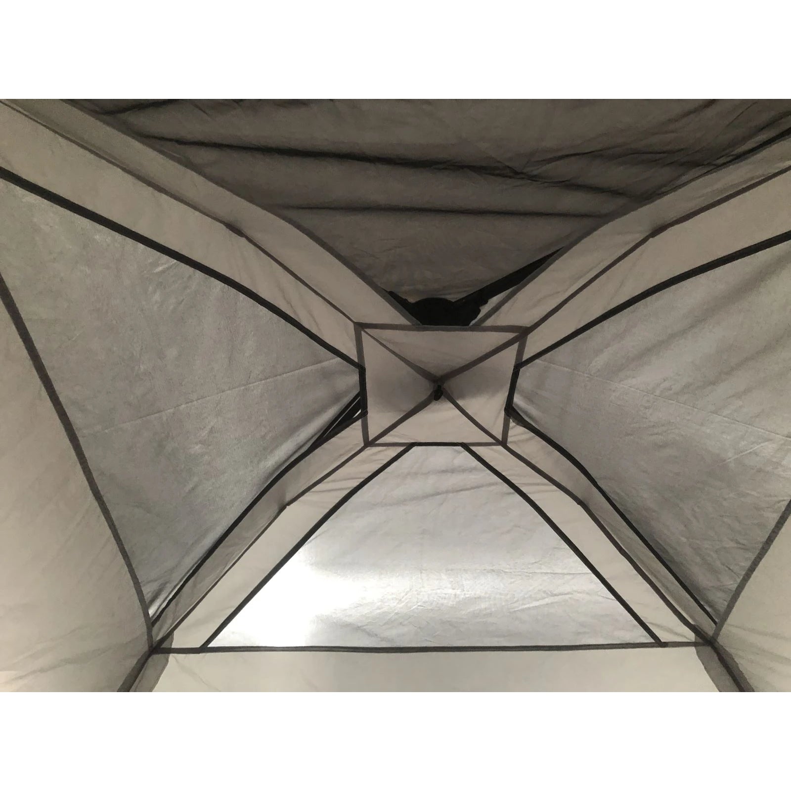 אוהל EVERGLADES 6: חלונות היקפיים לאוורור אופטימלי