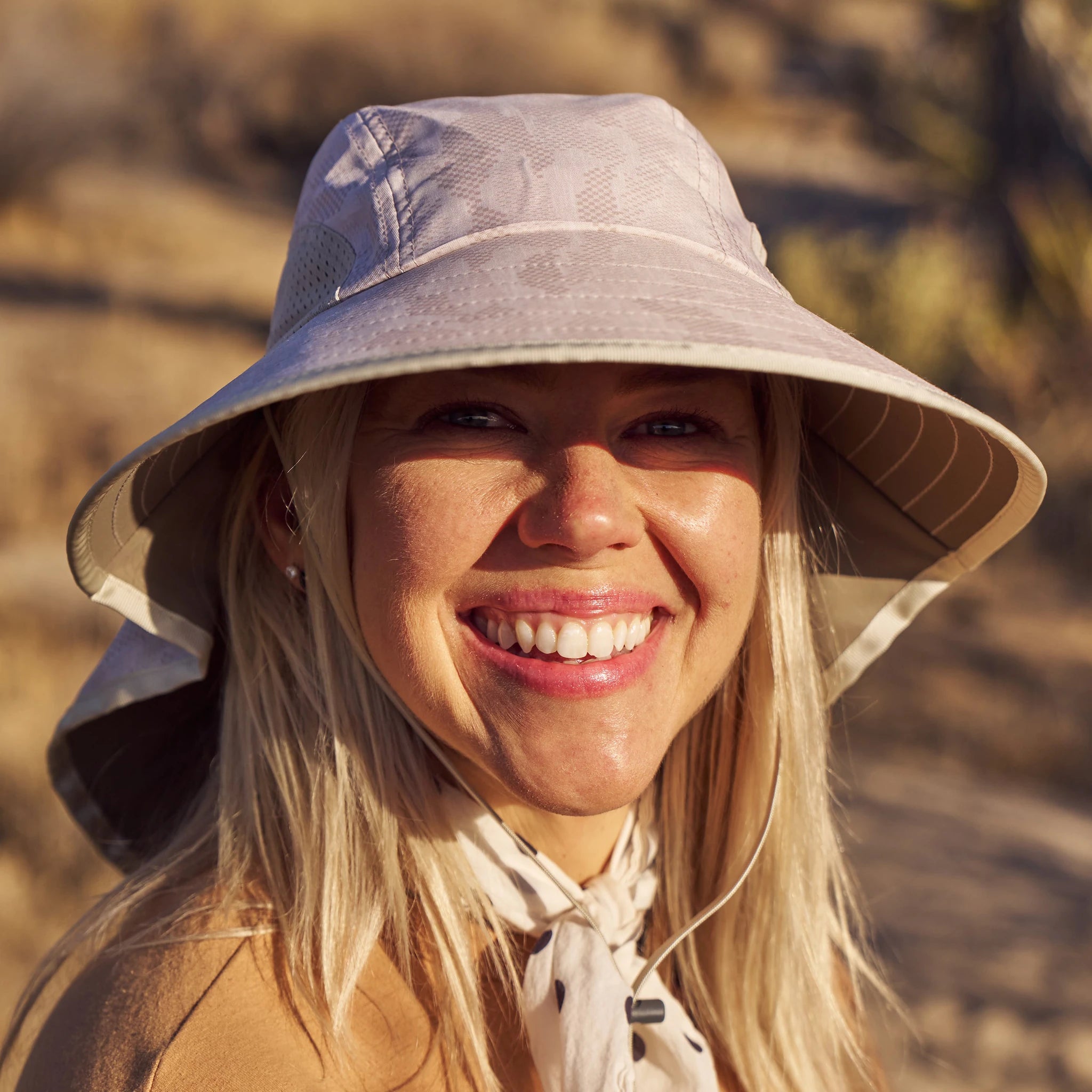 כובע שמש מתייבש במהירות Adventure עם אוורור אסטרטגי