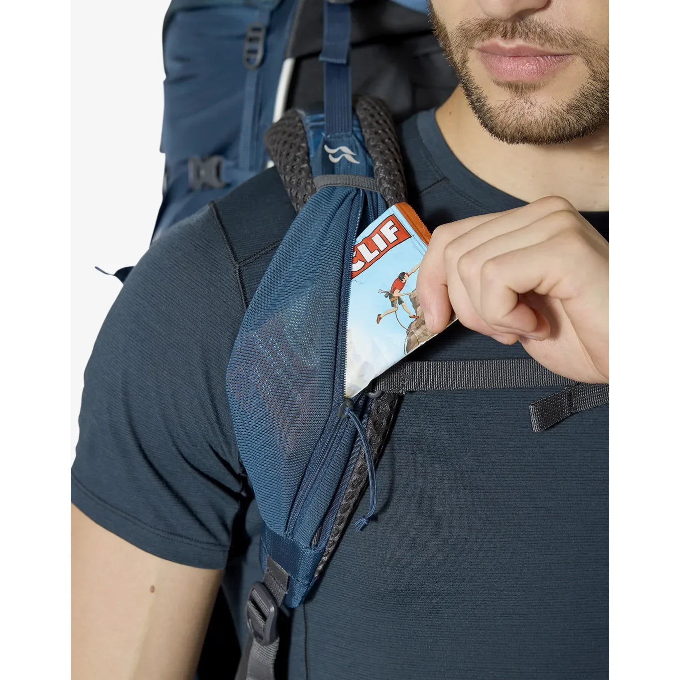 תרמיל Rab Exion 65 - פתיחה תחתונה עם רוכסן ופאנל מפריד